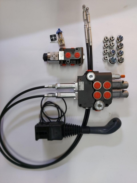 Гидрораспределитель 2Р40 на 2плавающие секции электроклапан, троса, джойстик с кнопкой