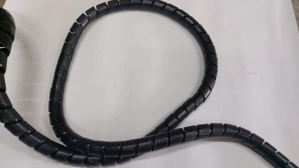 Пружинная пластиковая защита на РВД 32-40, толщина 2,4 (HG-40 ) черного цвета