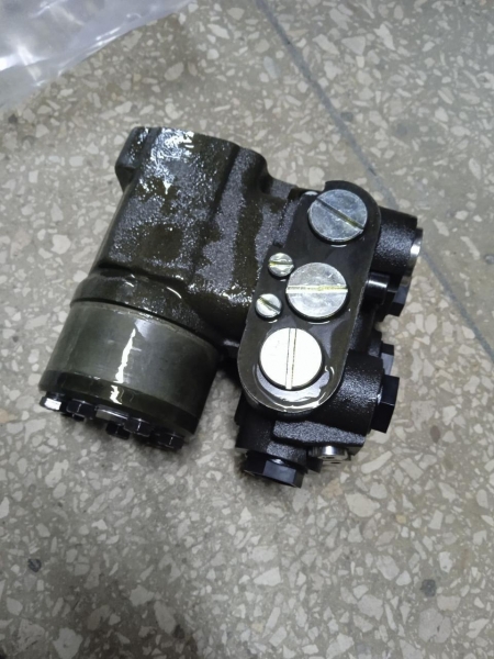 Насос-дозатор 2л с клапаном на К-700, К-701, Кировец HKUS250/5-165+SAD8UT5