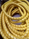 Пластиковая защита рукава спираль (РВД), шланга и проводки диаметр 34,6-40мм. Цвет желтый